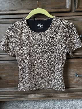 SWD Contour Leopard Print Short Sleeve Top - Tan/Black